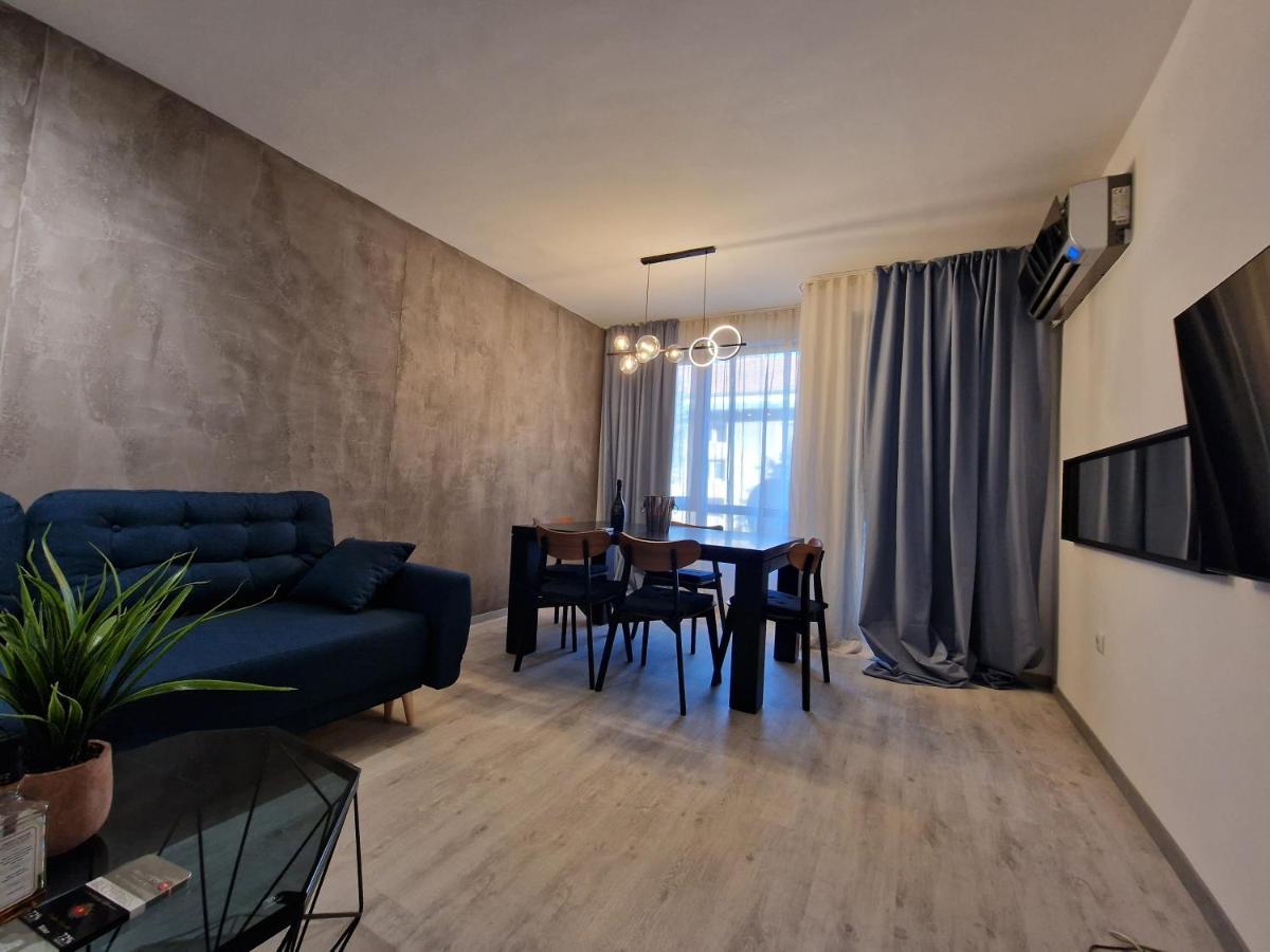 Marsselis Luxe Port Apartment Varna Exterior photo