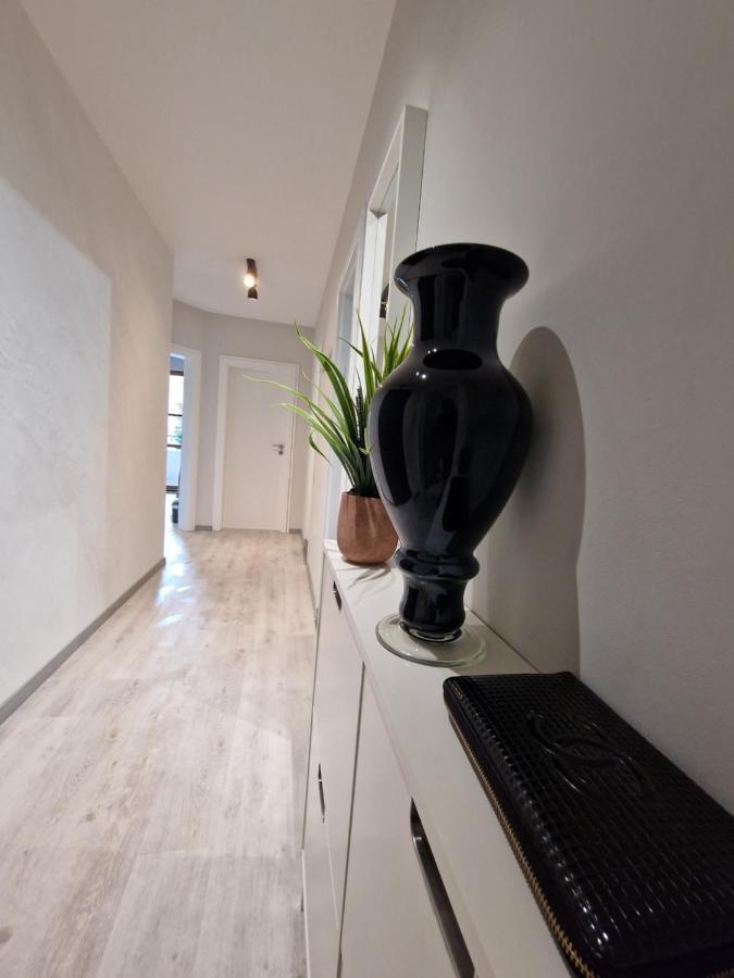Marsselis Luxe Port Apartment Varna Exterior photo