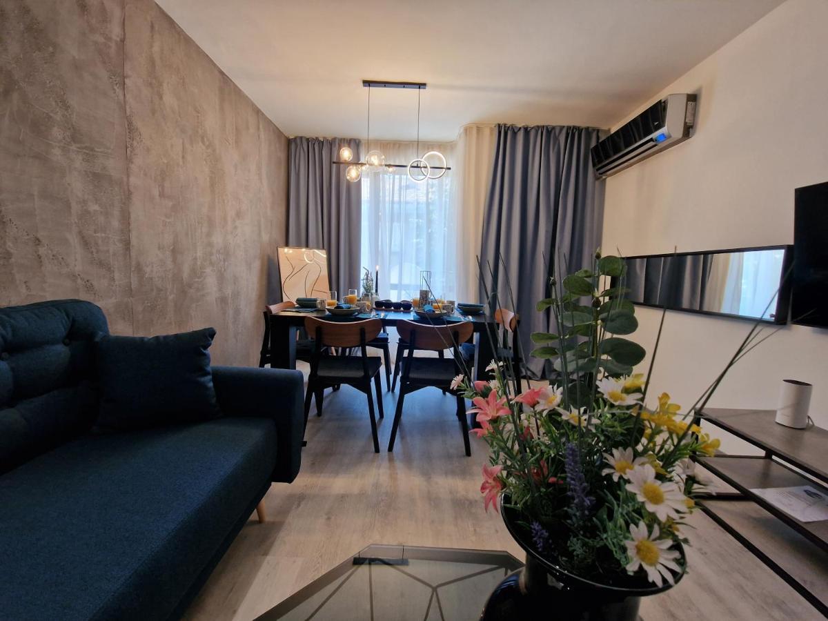 Marsselis Luxe Port Apartment Varna Exterior photo